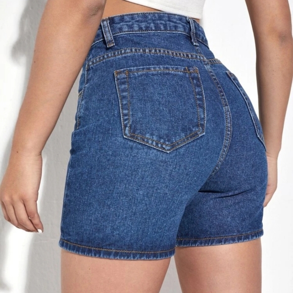 Short - Picture 2 of 7